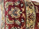 Coussin réalisé avec un tapis ancien